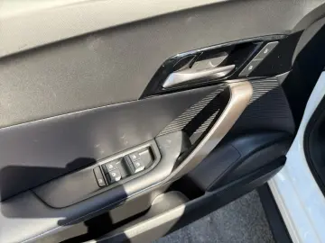 MG MG4 4 EV Standard  ACC PDC LED CarPlay Klima