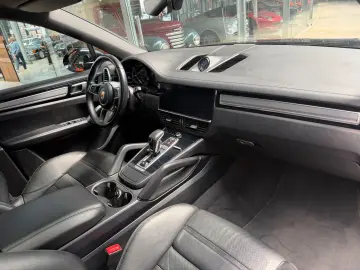 PORSCHE Cayenne Coupe Platinum Edition
