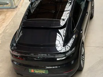 PORSCHE Cayenne Coupe Platinum Edition