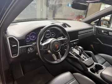 PORSCHE Cayenne Coupe Platinum Edition