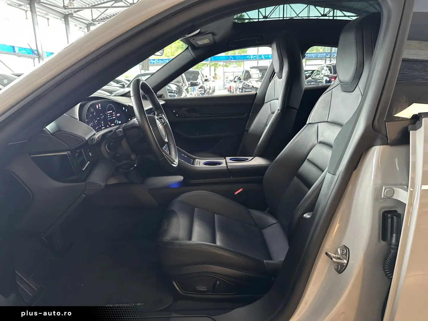 PORSCHE Taycan Leder Pano SportChrono BOSE LED 4xSHZ HUD