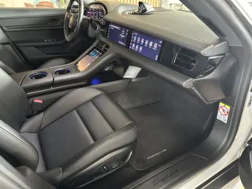 PORSCHE Taycan Leder Pano SportChrono BOSE LED 4xSHZ HUD