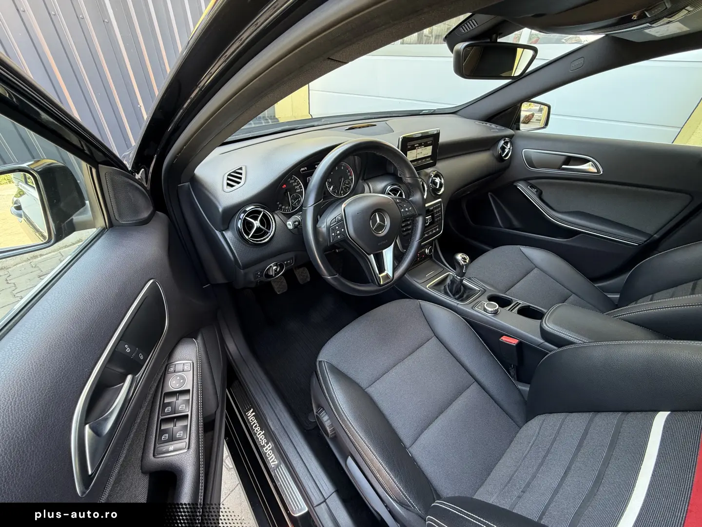 Mercedes-Benz A200 - 1.6benzina   156cp   Manual