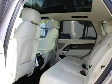 LAND ROVER Range Rover HSE D 300 Panoramad. AHK HUD 22 Zoll