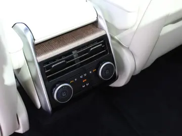 LAND ROVER Range Rover HSE D 300 Panoramad. AHK HUD 22 Zoll