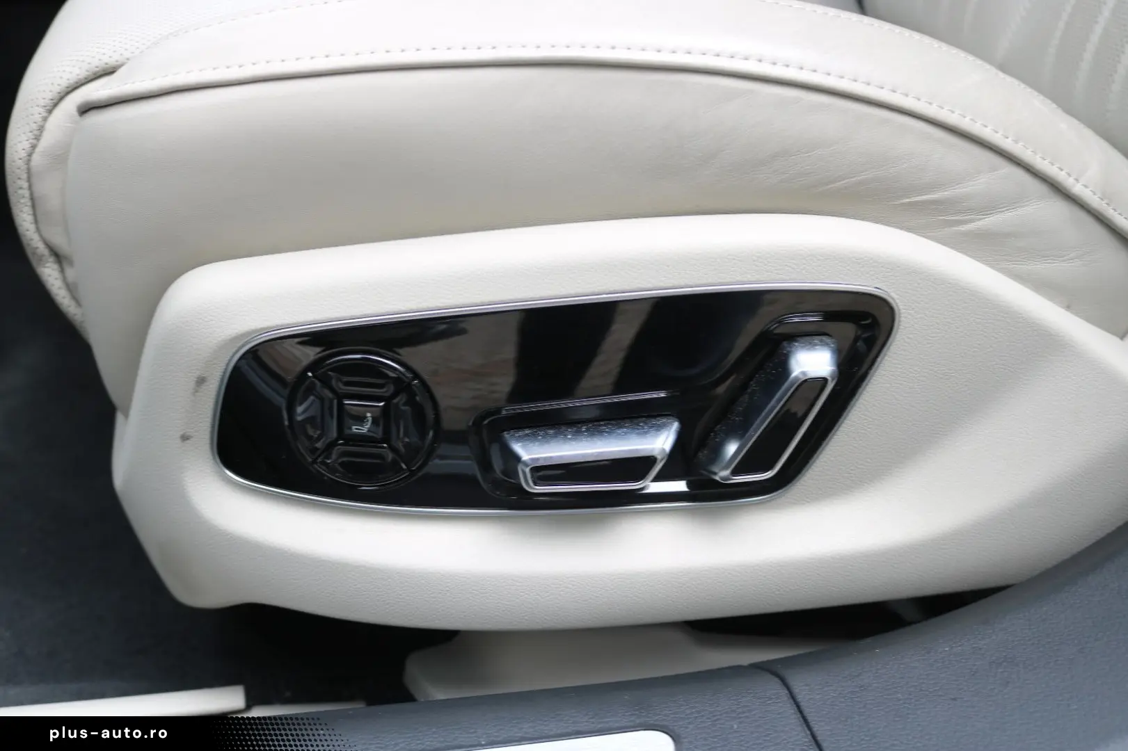 AUDI A8L 60 TFSI e Lang  Digital Matrix Pano B&O