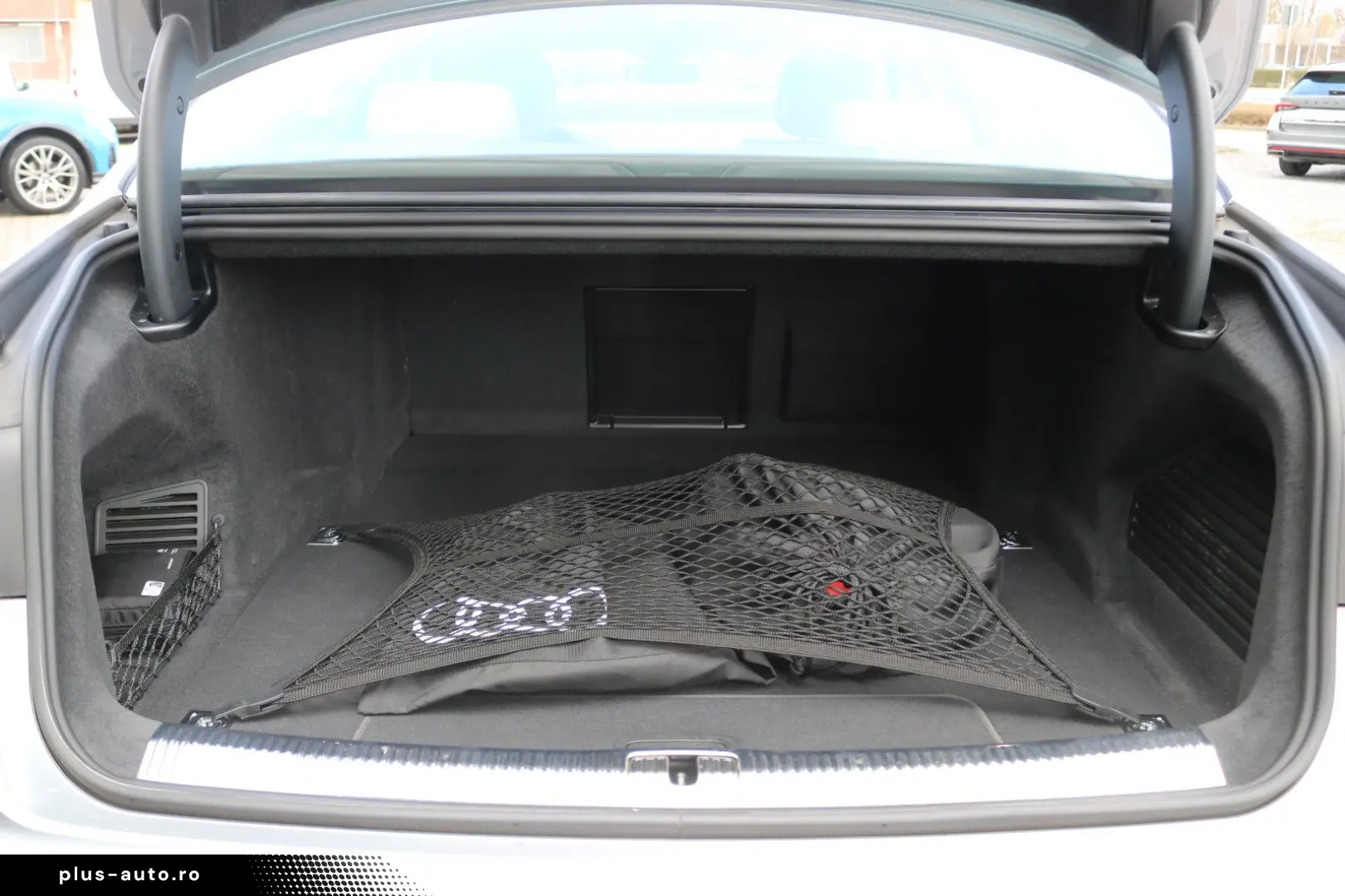 AUDI A8L 60 TFSI e Lang  Digital Matrix Pano B&O