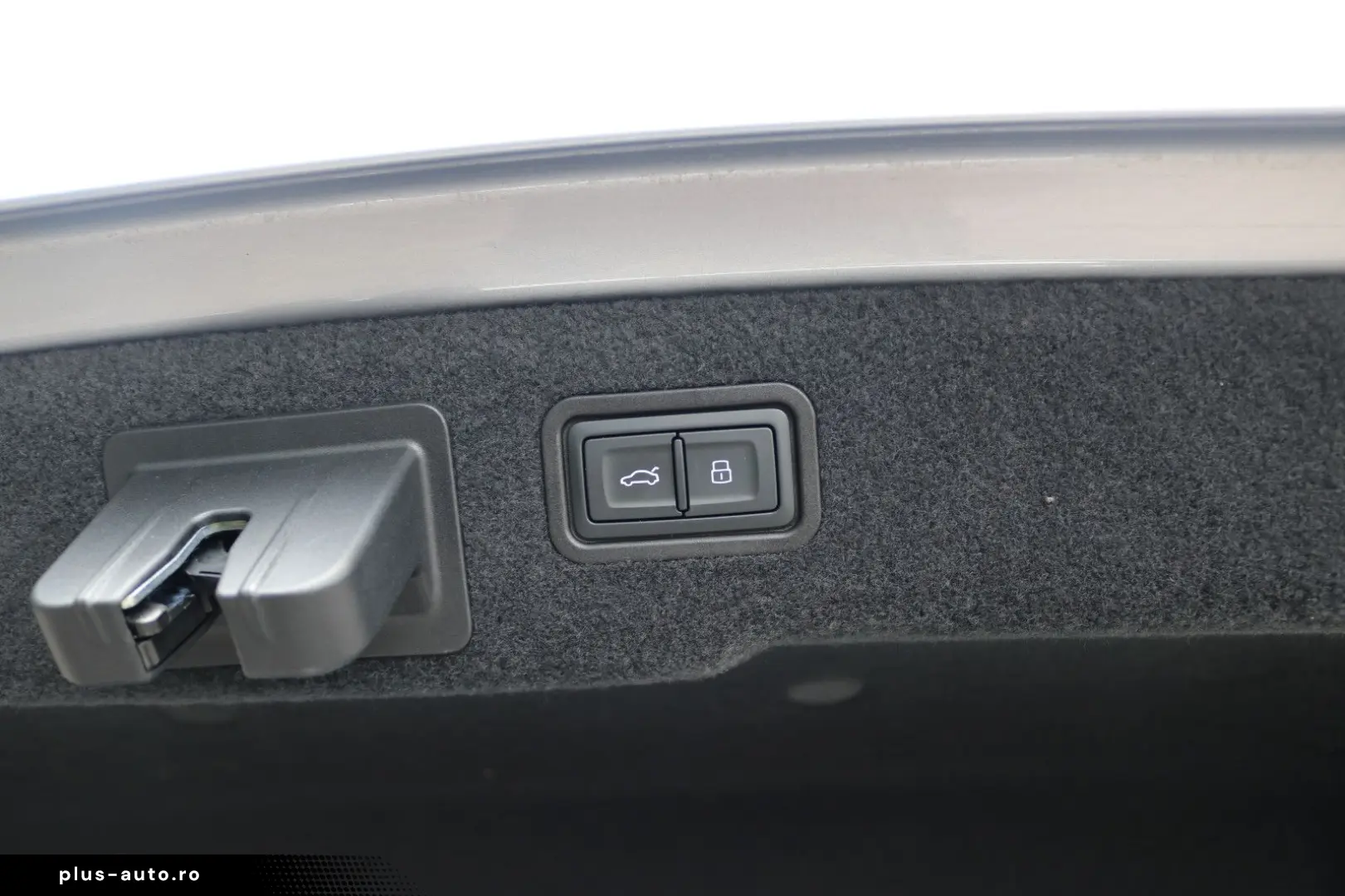 AUDI A8L 60 TFSI e Lang  Digital Matrix Pano B&O