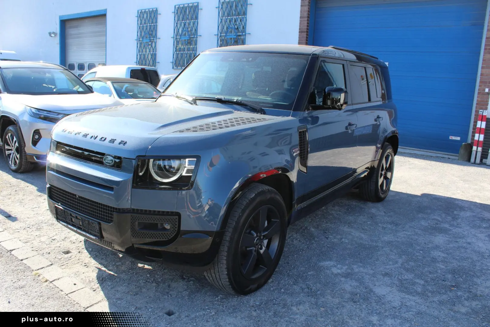 LAND ROVER Defender 110 D300 X-Dynamic HSE