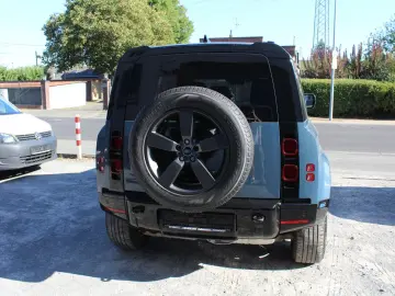 LAND ROVER Defender 110 D300 X-Dynamic HSE