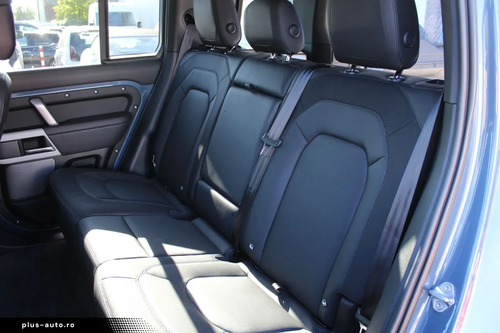 LAND ROVER Defender 110 D300 X-Dynamic HSE
