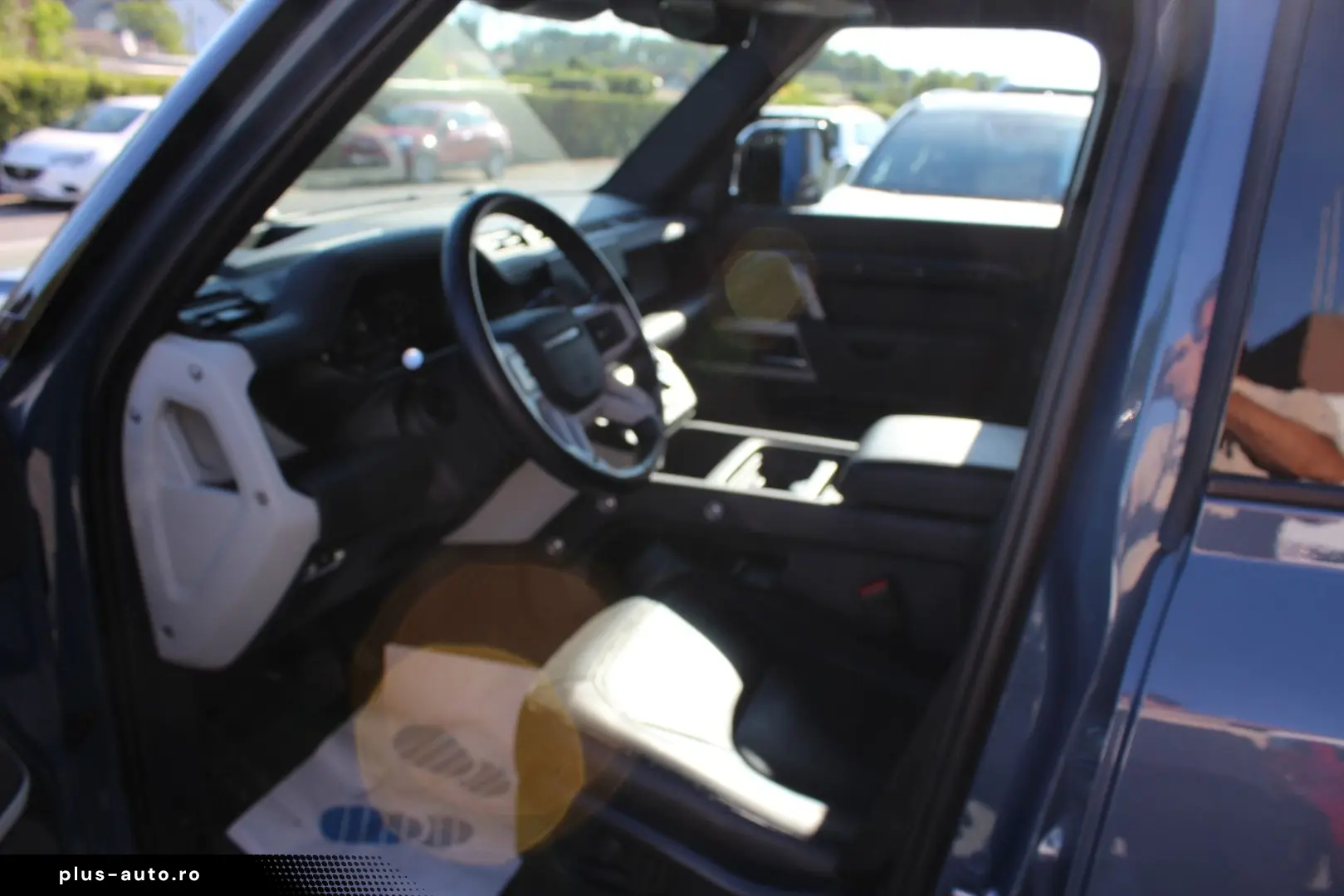 LAND ROVER Defender 110 D300 X-Dynamic HSE