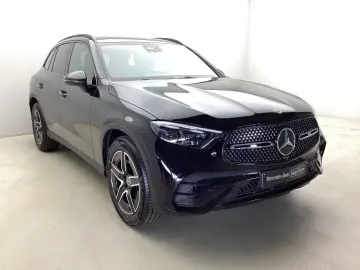 MERCEDES-BENZ GLC 220 d AMG_ACC_Night_360