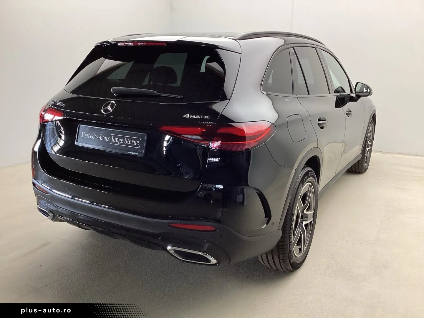 MERCEDES-BENZ GLC 220 d AMG_ACC_Night_360