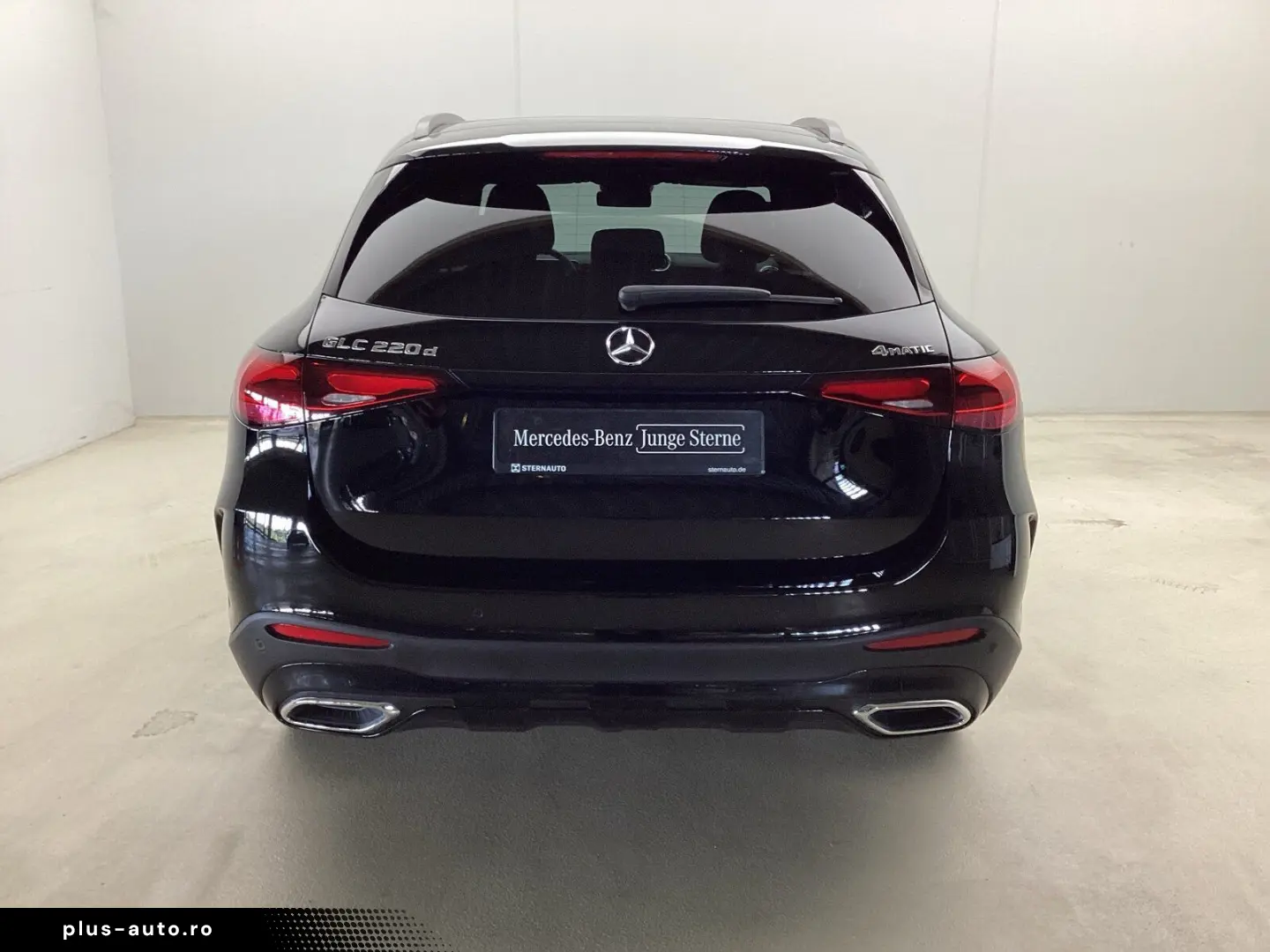 MERCEDES-BENZ GLC 220 d AMG_ACC_Night_360