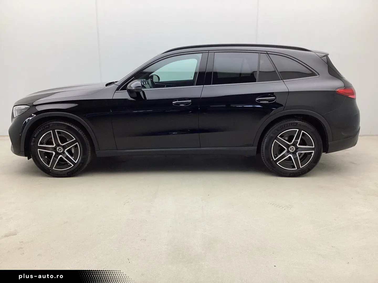 MERCEDES-BENZ GLC 220 d AMG_ACC_Night_360