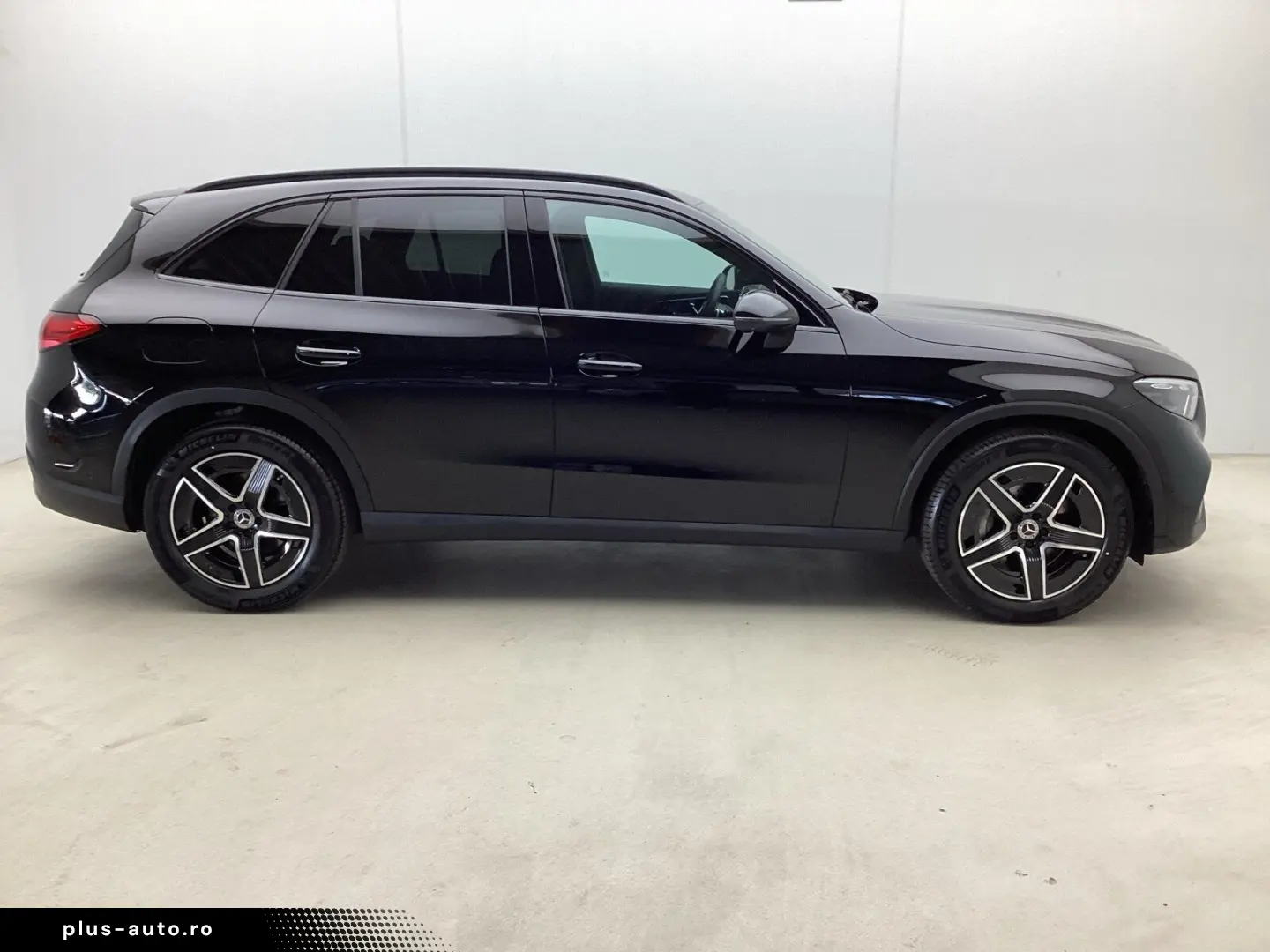 MERCEDES-BENZ GLC 220 d AMG_ACC_Night_360