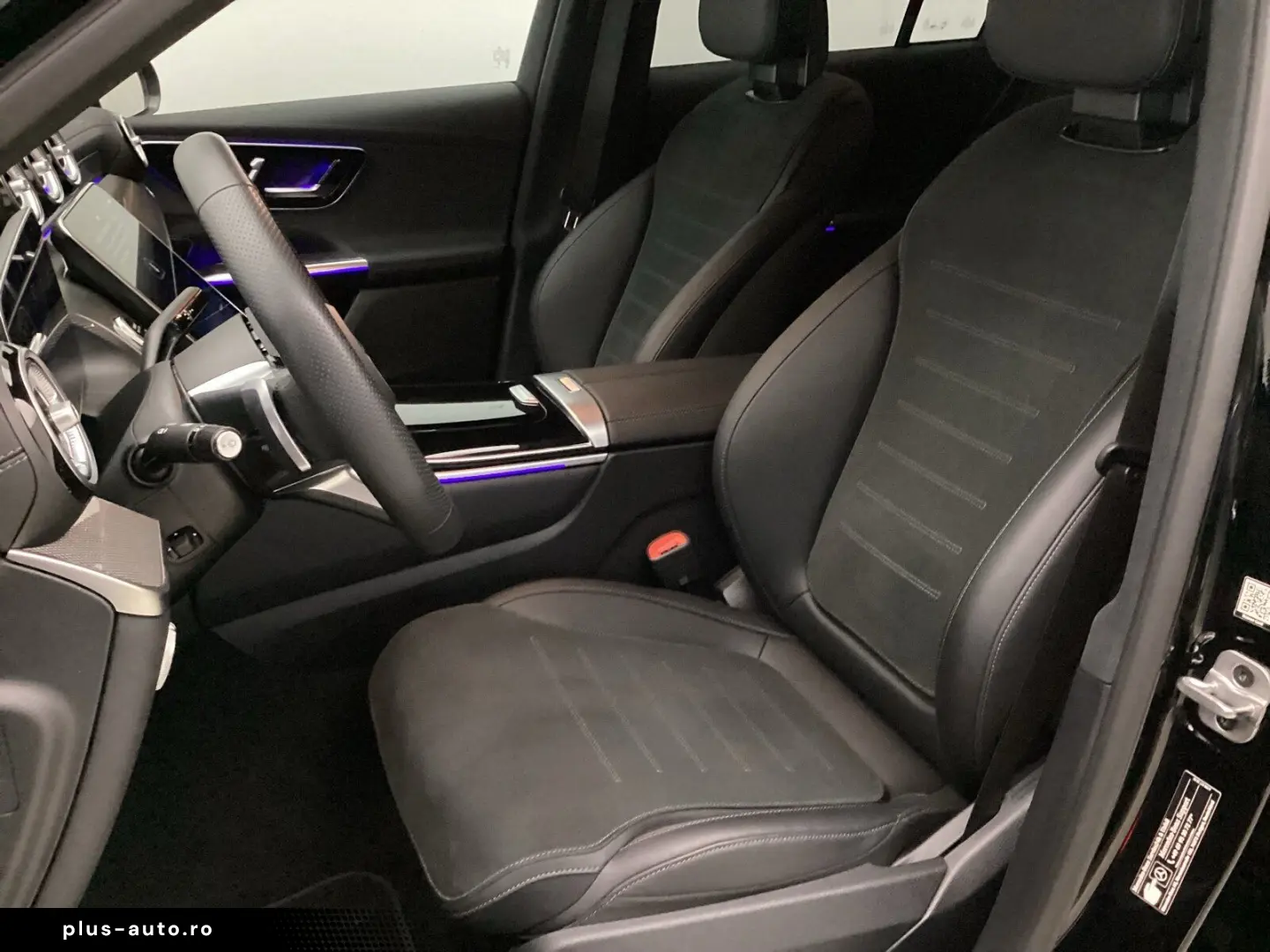 MERCEDES-BENZ GLC 220 d AMG_ACC_Night_360