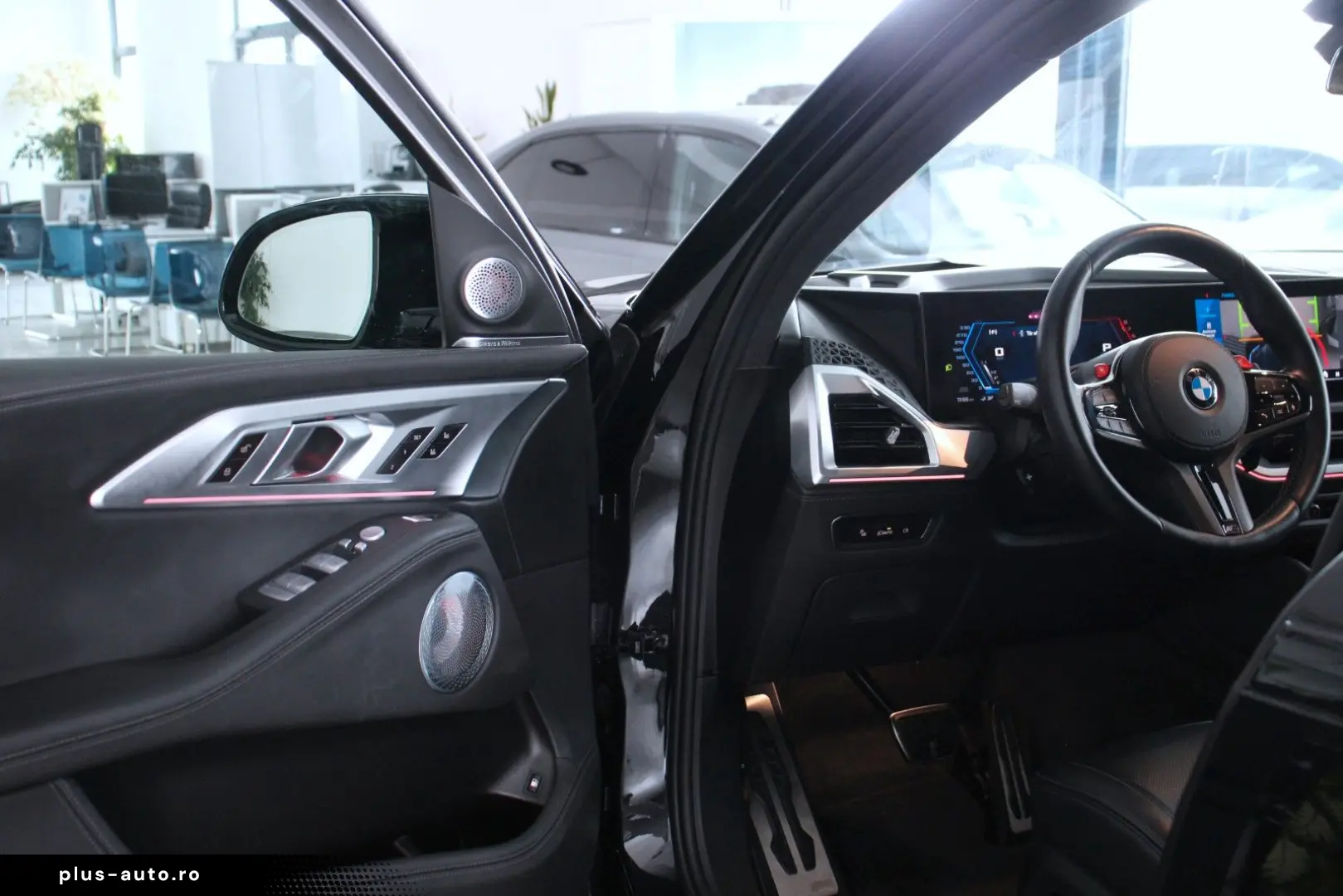 BMW XM (G09)  A-LED ACC B&W HUD 360  SoftClose SHZ