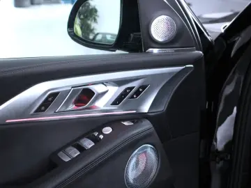 BMW XM (G09)  A-LED ACC B&W HUD 360  SoftClose SHZ