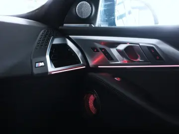 BMW XM (G09)  A-LED ACC B&W HUD 360  SoftClose SHZ