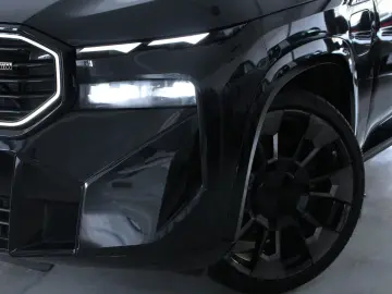 BMW XM (G09)  A-LED ACC B&W HUD 360  SoftClose SHZ