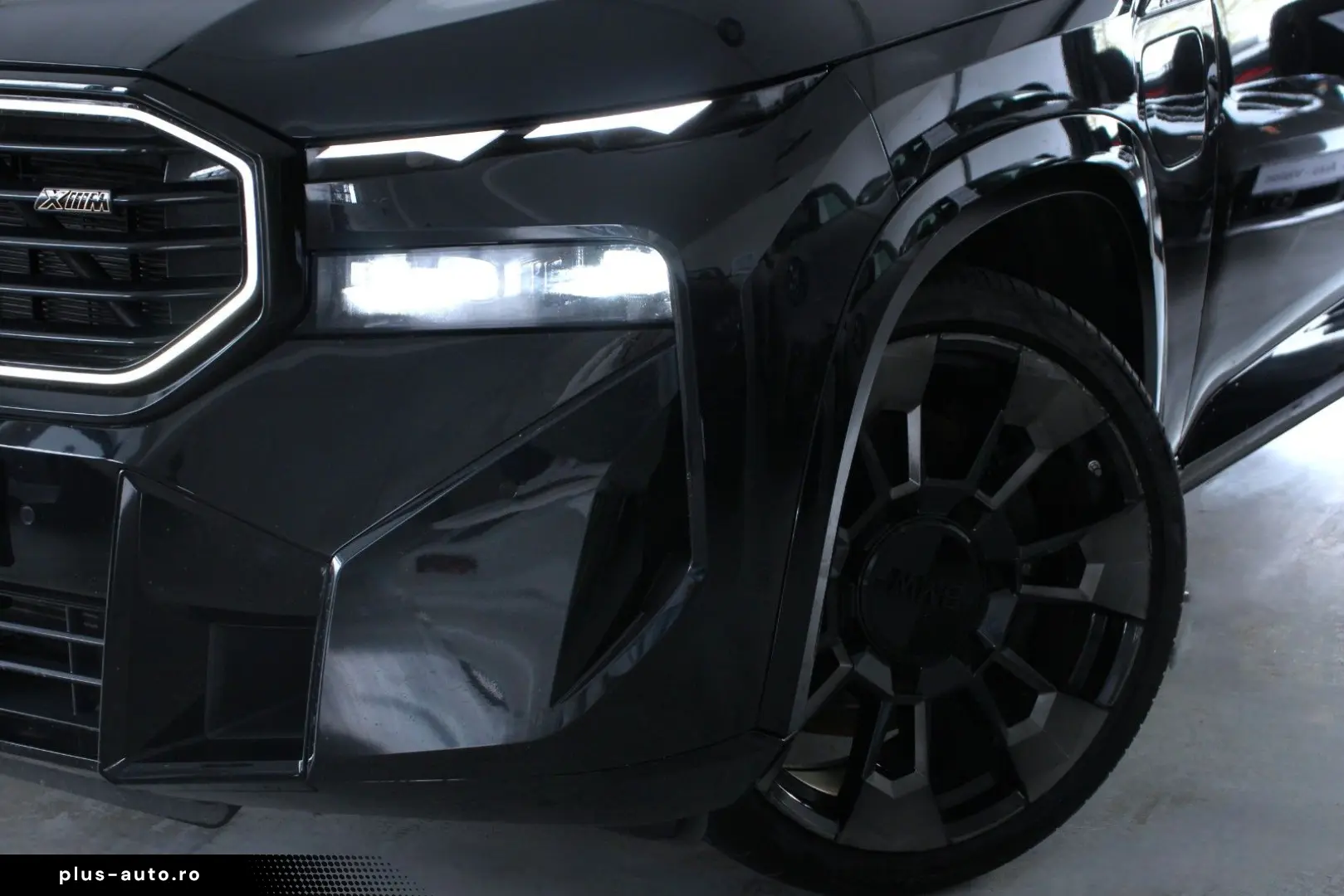 BMW XM (G09)  A-LED ACC B&W HUD 360  SoftClose SHZ