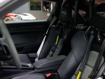 PORSCHE 992 GT3 RS   Weissach   PCCB   Approved