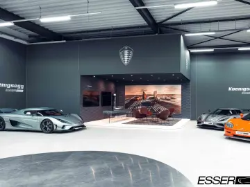 PORSCHE 992 GT3 RS   Weissach   PCCB   Approved