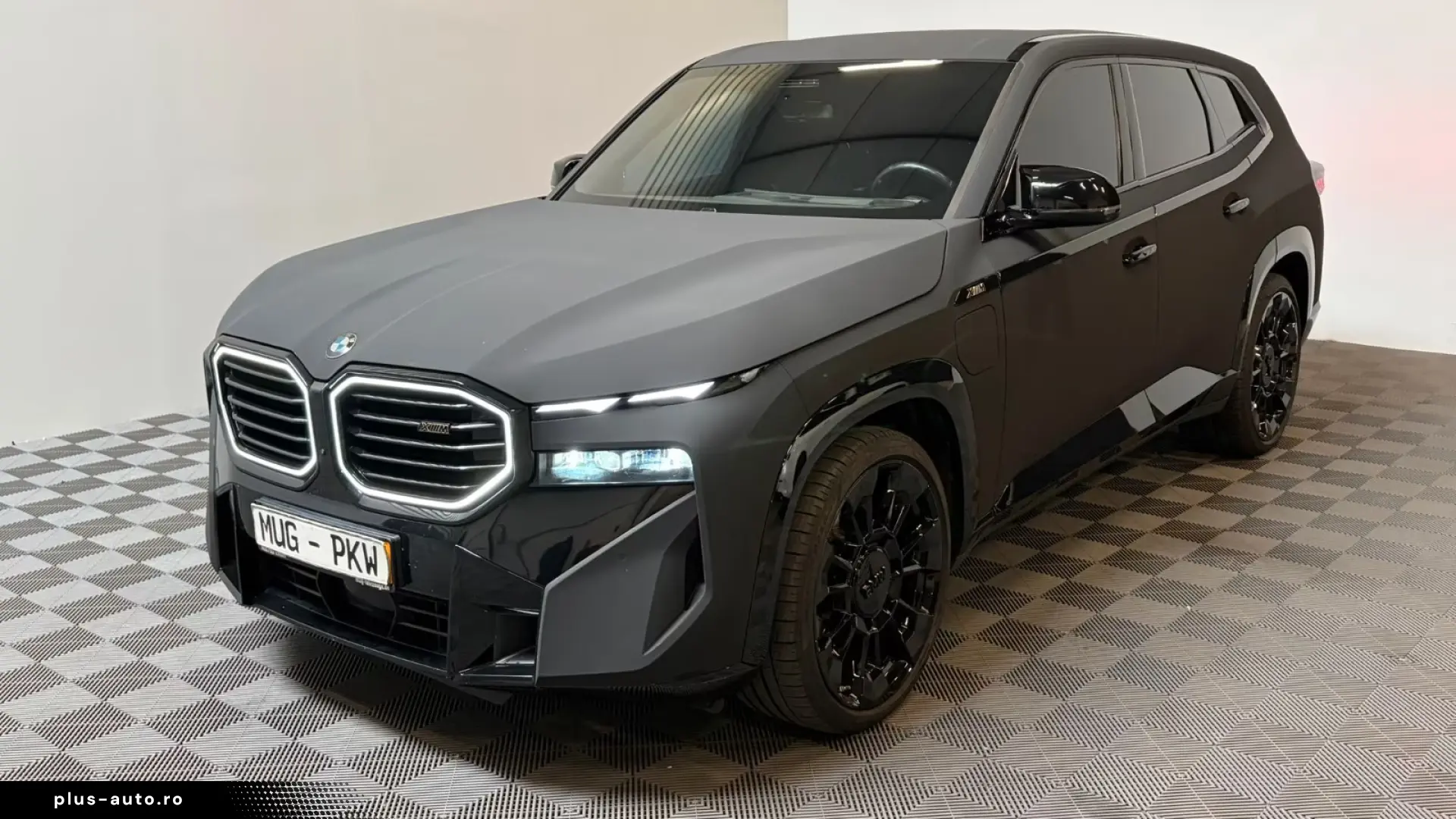 BMW XM  Aero-B&W-Laser-Shadow-23