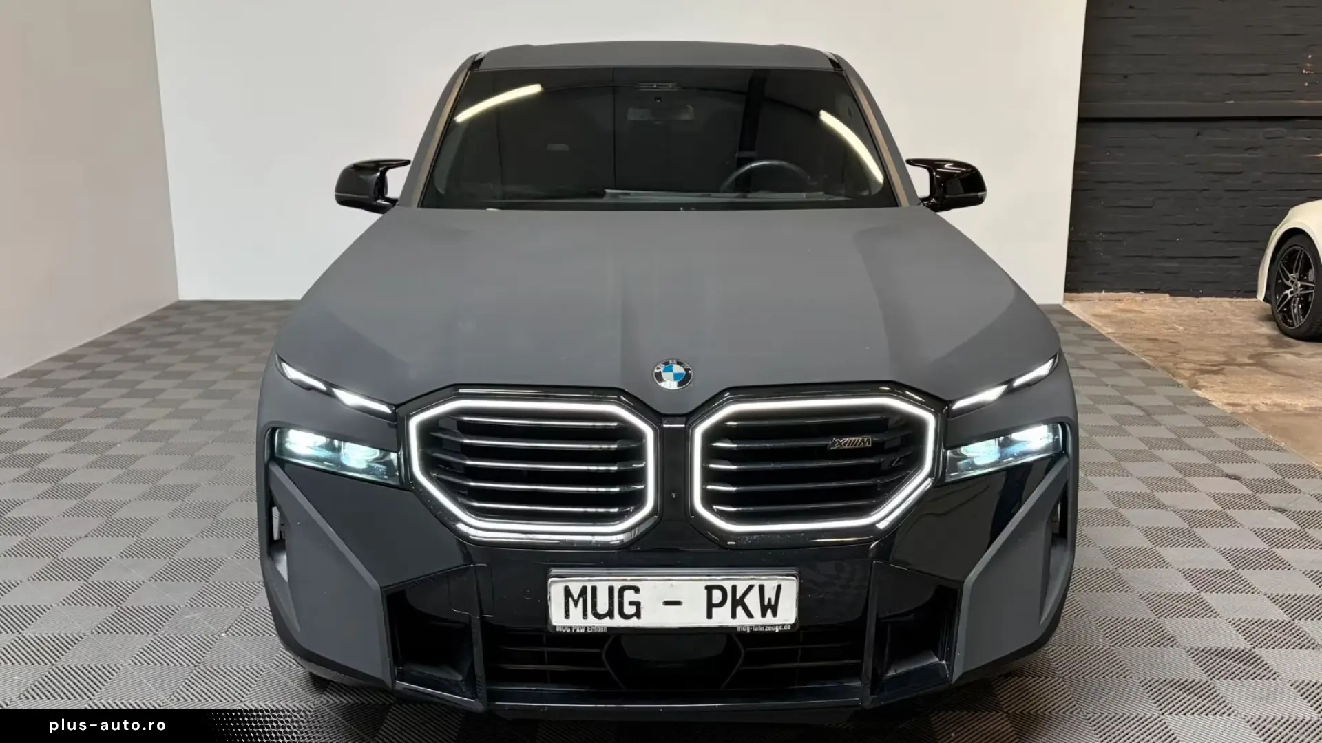 BMW XM  Aero-B&W-Laser-Shadow-23