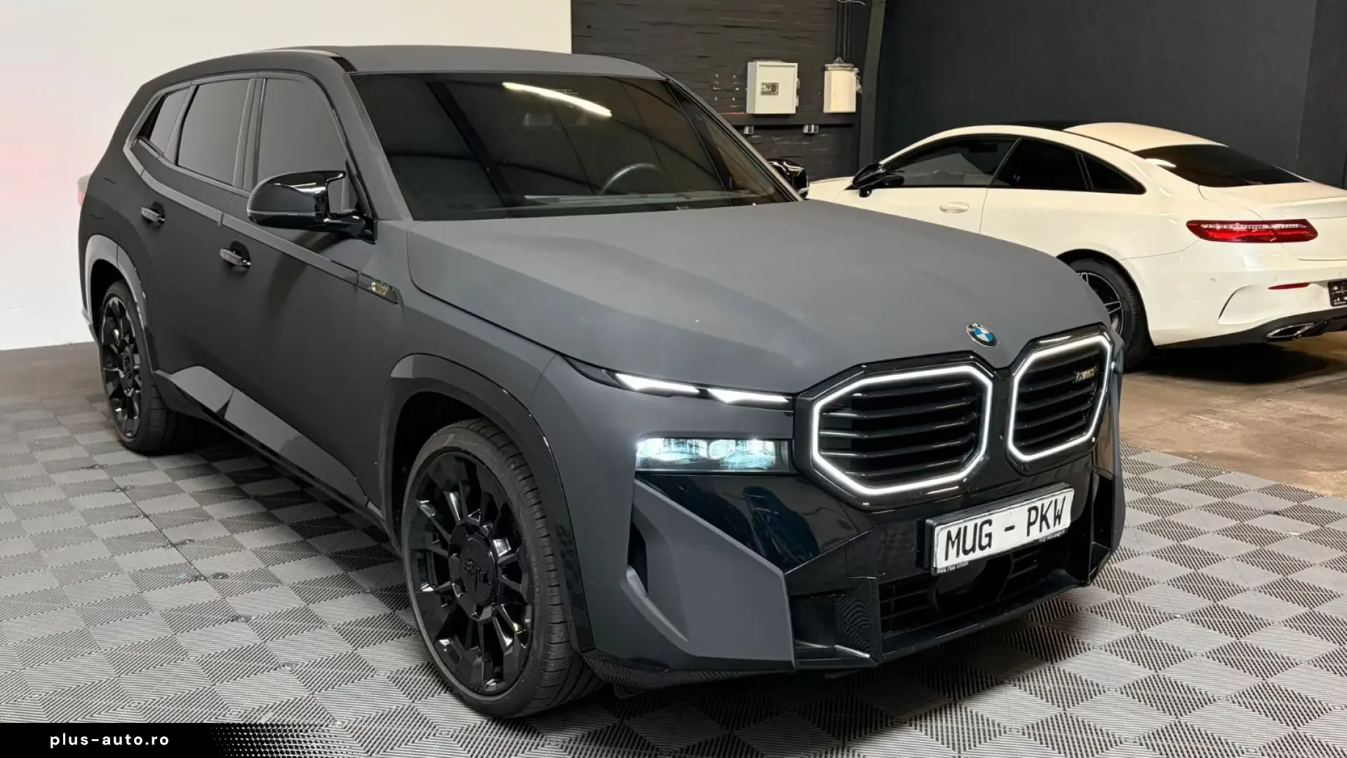 BMW XM  Aero-B&W-Laser-Shadow-23