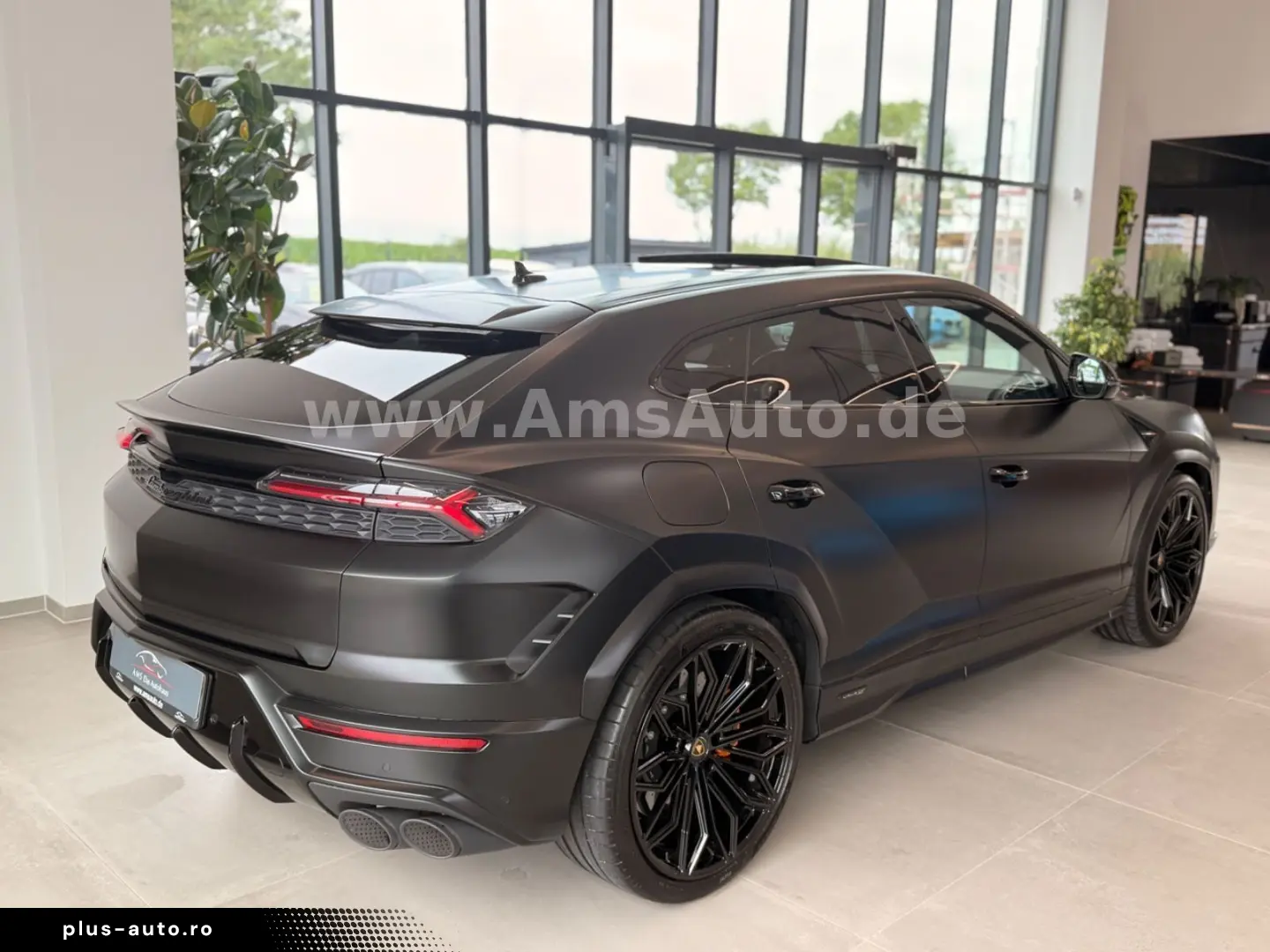LAMBORGHINI Urus SE 4.0 V8 PHEV B&O Pano PPF Matt