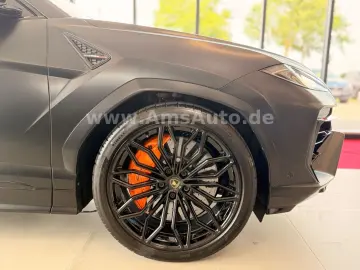 LAMBORGHINI Urus SE 4.0 V8 PHEV B&O Pano PPF Matt