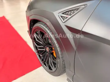 LAMBORGHINI Urus SE 4.0 V8 PHEV B&O Pano PPF Matt