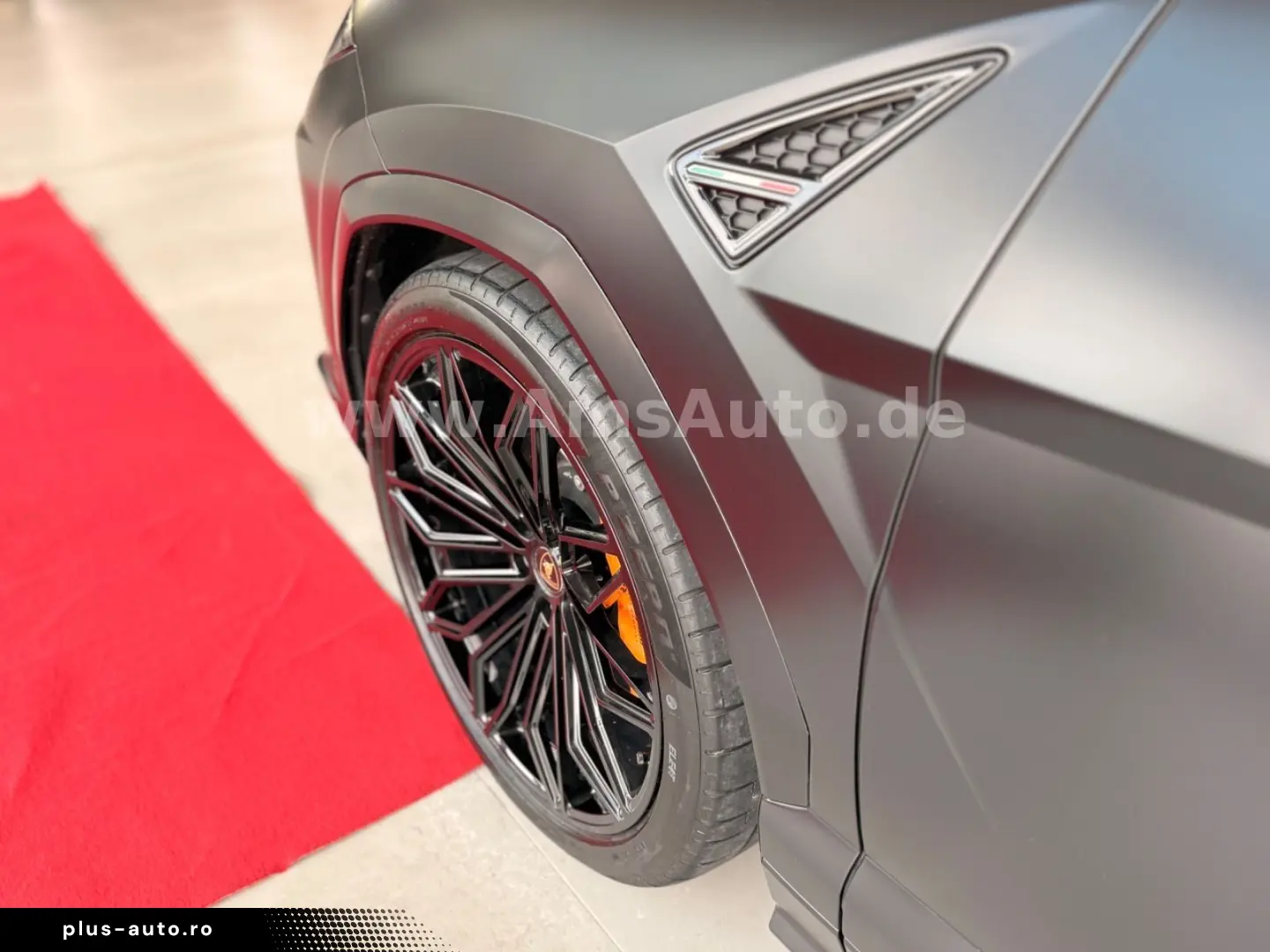 LAMBORGHINI Urus SE 4.0 V8 PHEV B&O Pano PPF Matt