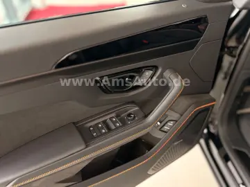 LAMBORGHINI Urus SE 4.0 V8 PHEV B&O Pano PPF Matt