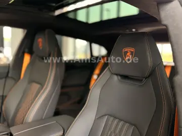 LAMBORGHINI Urus SE 4.0 V8 PHEV B&O Pano PPF Matt