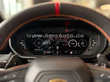 LAMBORGHINI Urus SE 4.0 V8 PHEV B&O Pano PPF Matt