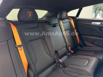 LAMBORGHINI Urus SE 4.0 V8 PHEV B&O Pano PPF Matt