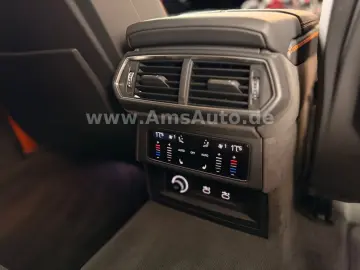 LAMBORGHINI Urus SE 4.0 V8 PHEV B&O Pano PPF Matt