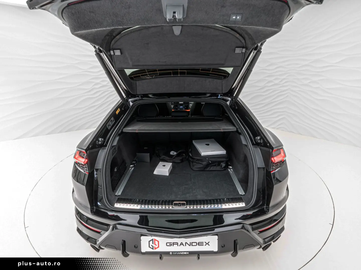 LAMBORGHINI Urus SE Carbon-Interieur Advanc. 3D B&O