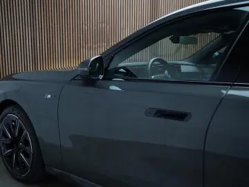 BMW 740d xD M-Sport   Executive   Iconic   Individ
