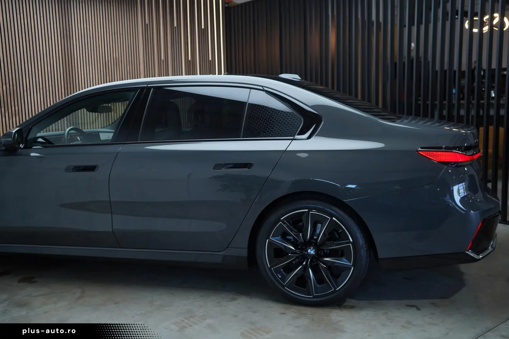 BMW 740d xD M-Sport   Executive   Iconic   Individ