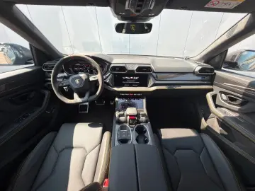 Lamborghini Urus SE FULL CARBON B&O MASSAGE PANO