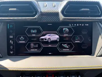 Lamborghini Urus SE FULL CARBON B&O MASSAGE PANO