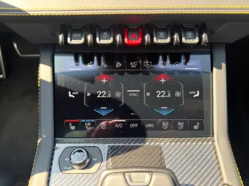 Lamborghini Urus SE FULL CARBON B&O MASSAGE PANO