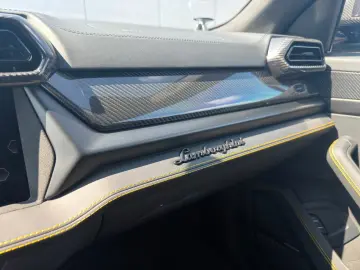 Lamborghini Urus SE FULL CARBON B&O MASSAGE PANO