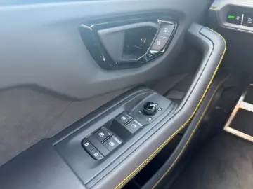 Lamborghini Urus SE FULL CARBON B&O MASSAGE PANO