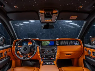 Rolls-Royce Cullinan Silver Badge - MY 2026